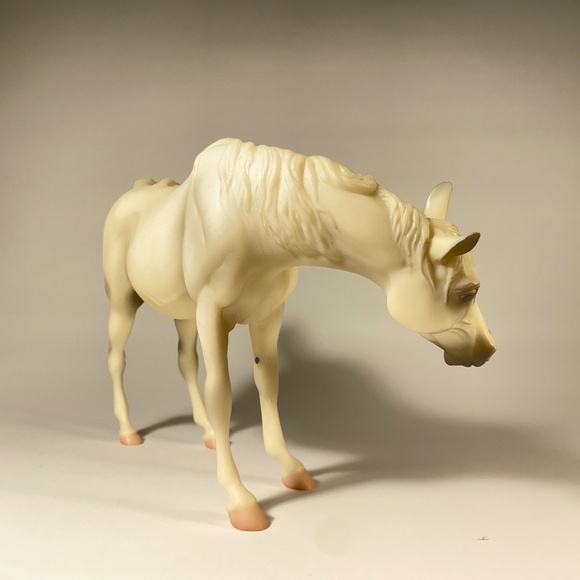 Arabian Mare and Foal | Breyer - Picture 4 of 11